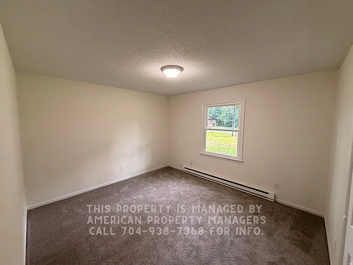 3 bed, 1.0 bath, $1,250 — Photo 4