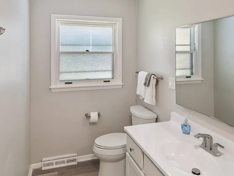 310 Butterfield Ln — Photo 28