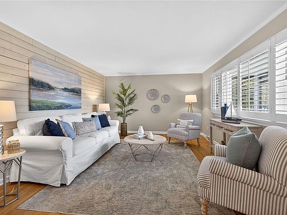 4th image of 2536 Broad Bay Rd