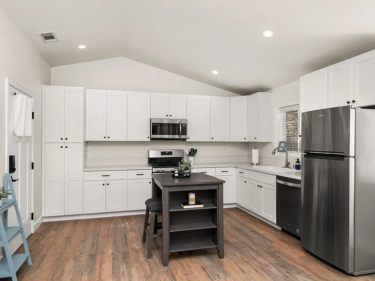 265 E 6th Ave #1 — Photo 5