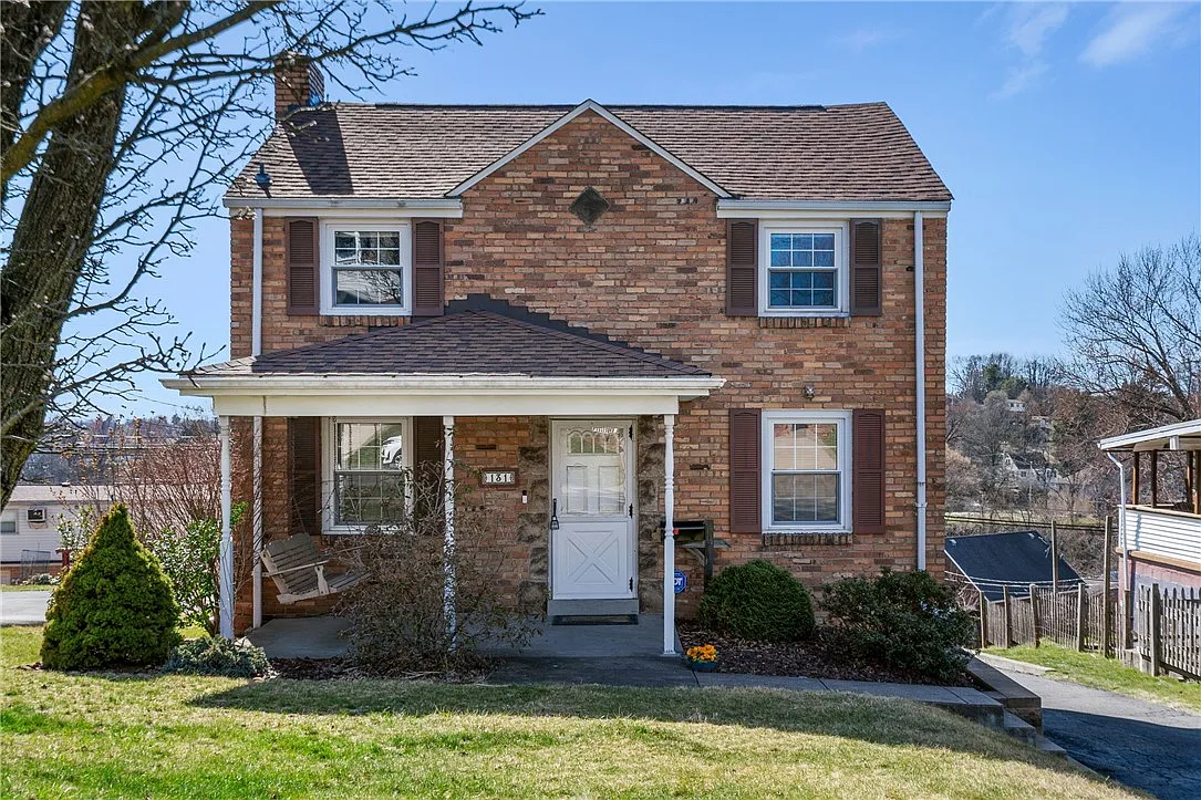 131 Sunny Dr photo 1
