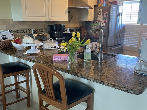 4th image of 15776 Philodendron Cir