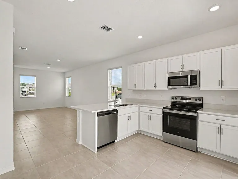13207 Forge Ave — Photo 2