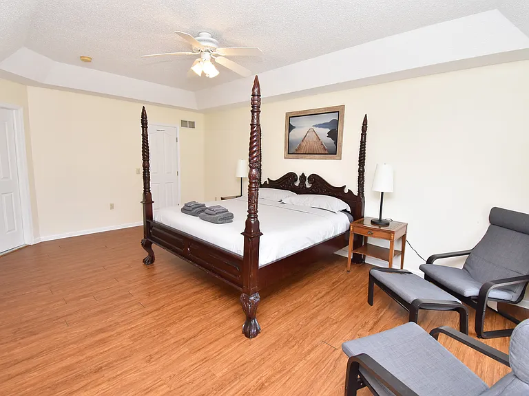 2570 Country Club Dr — Photo 34