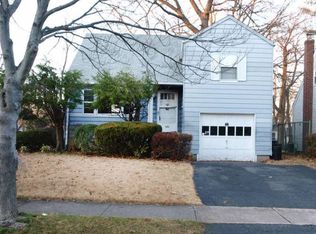 181 Pleasant Ave, Bergenfield, NJ 07621