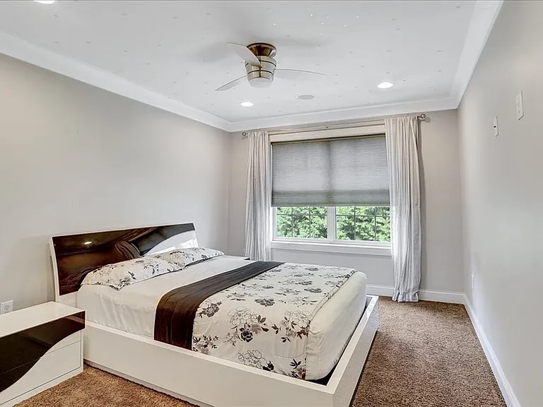 478 Barbara Dr — Photo 16