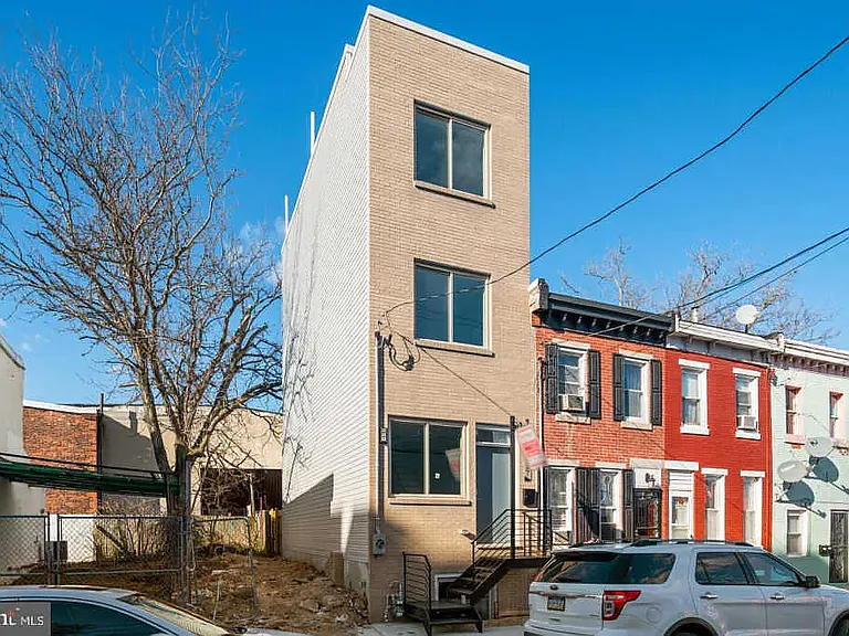 127 W Dauphin St — Photo 23