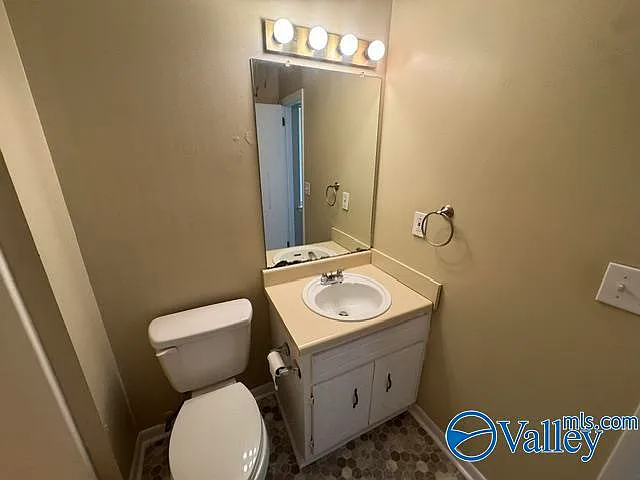127 Colby Dr — Photo 20