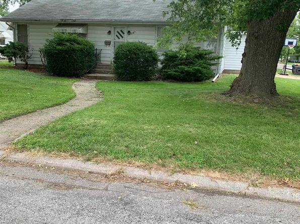 309 W Hess St, Bushnell, IL 61422
