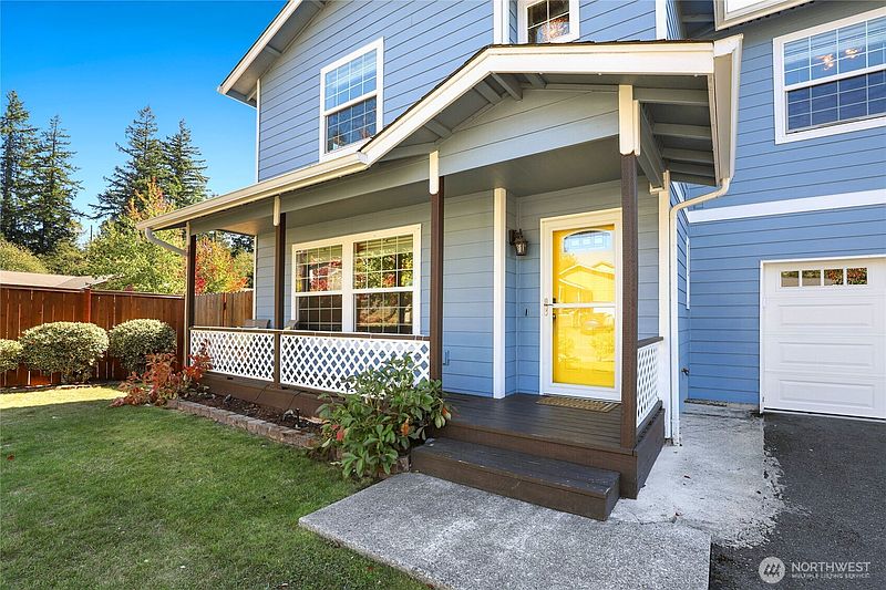 2nd image of 360 NE Max William Loop