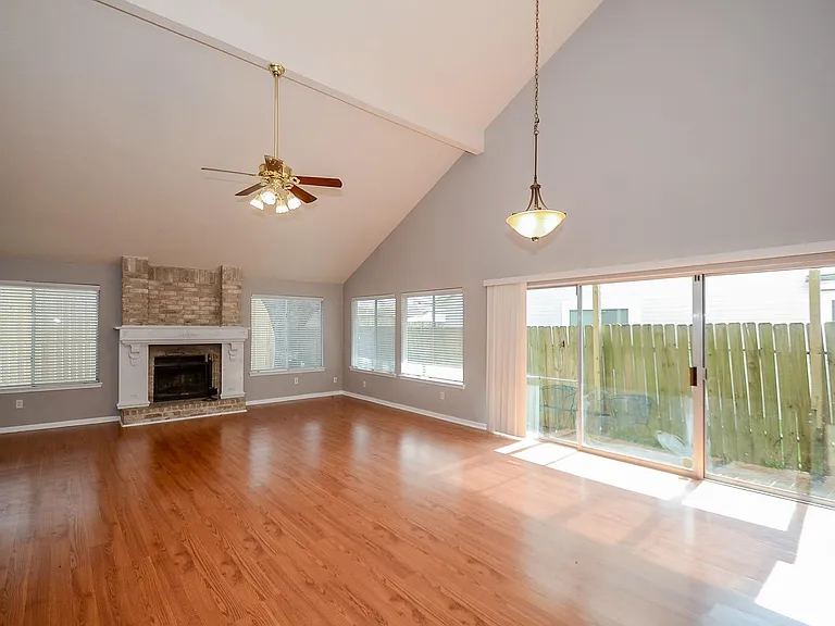 12722 Ashford Brook Dr — Photo 36