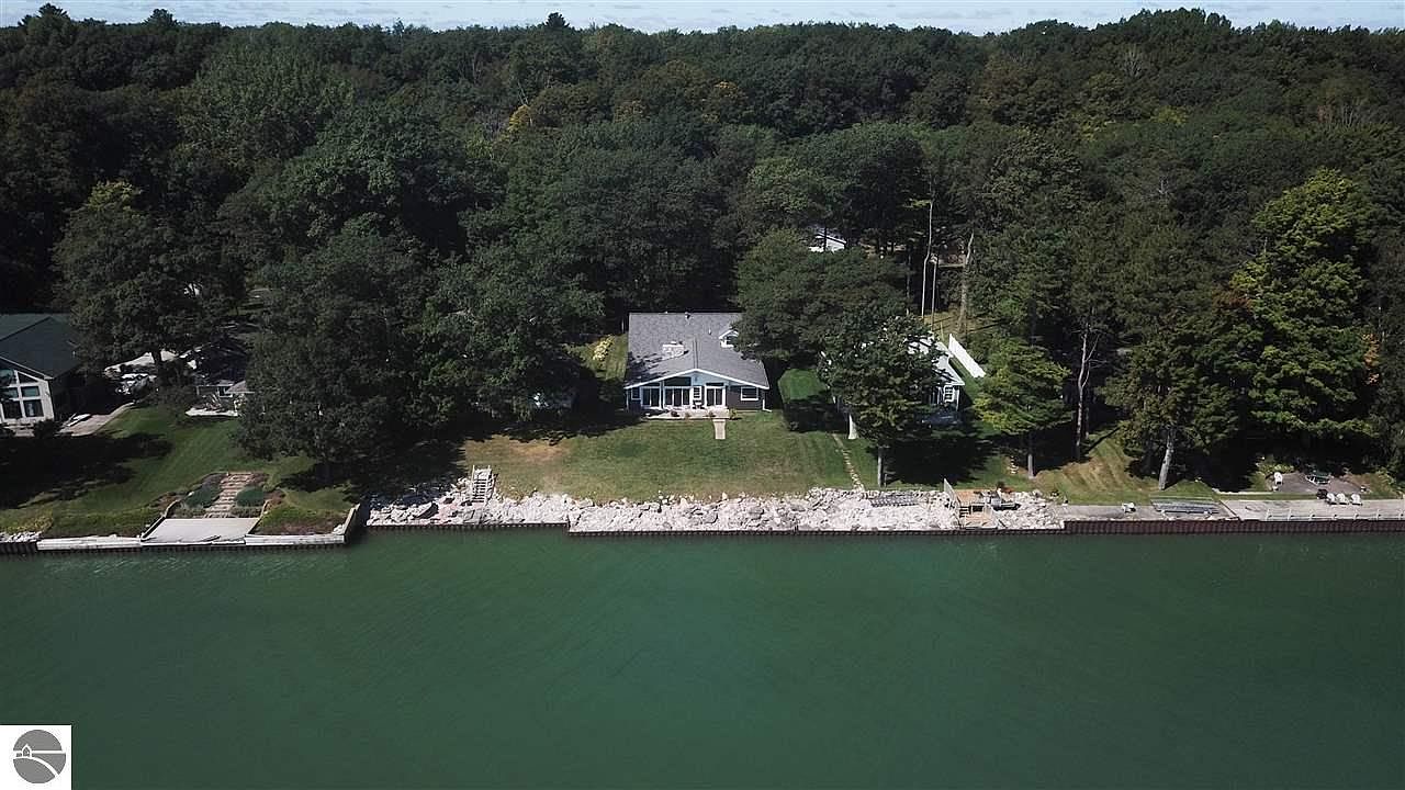 2109 Douglas Dr, Tawas City, MI 48763 Zillow