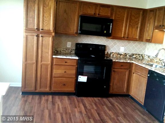 3rd image of 5128 Fox Mill Ct
