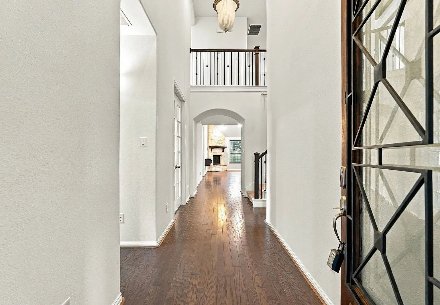 4 bed, 3.0 bath, 2859 sqft, $2,900 — Photo 3