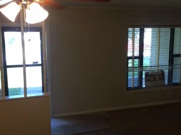 558 Artemis Dr, San Antonio, TX 78218