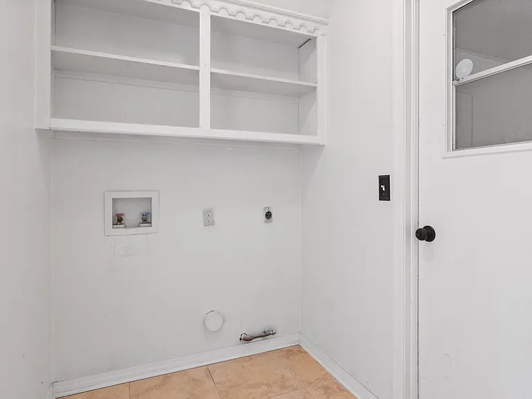 8105 NW 114th St — Photo 33