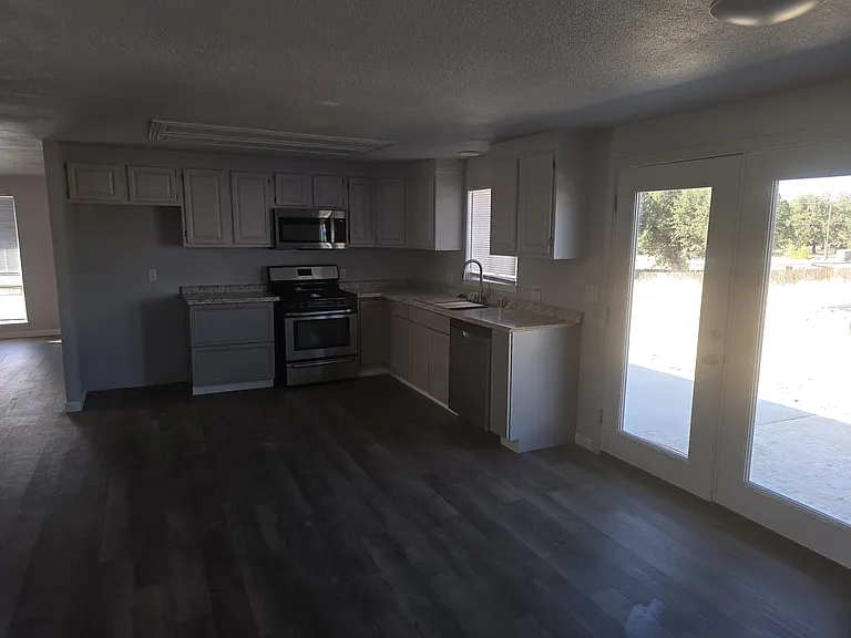16295 Bowman Rd — Photo 2