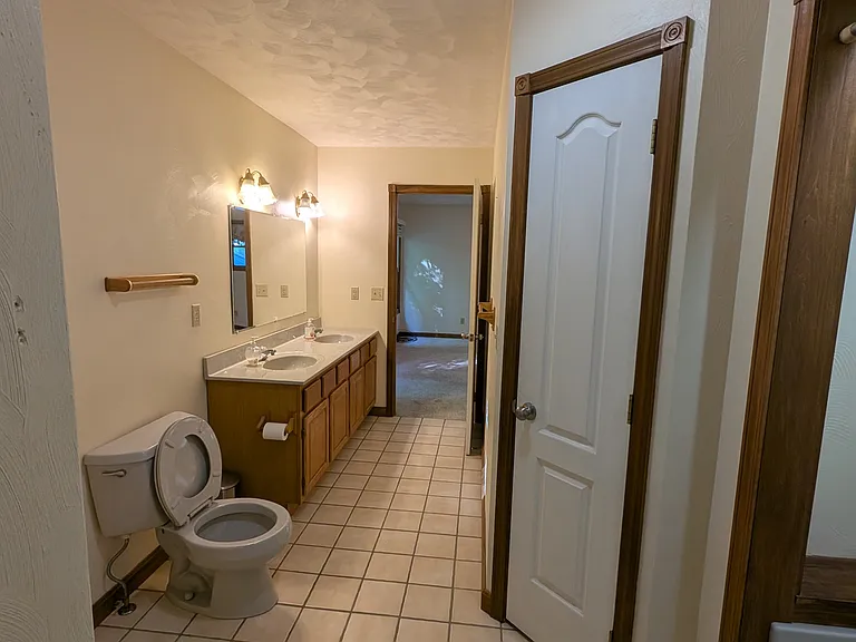2633 Bay Rd — Photo 5