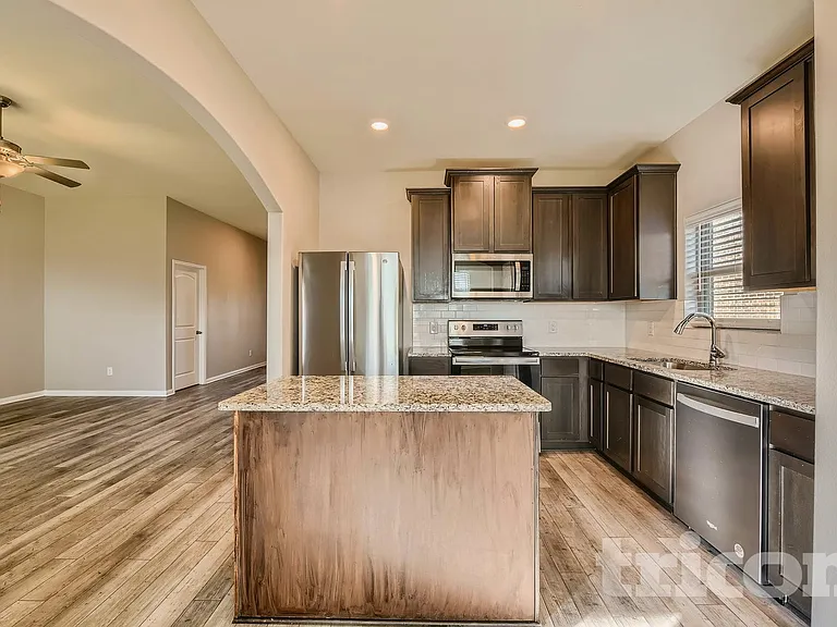 1833 Chesapeake Dr — Photo 12