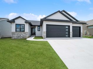 1275 Cedar Springs Dr, Marion, IA 52302