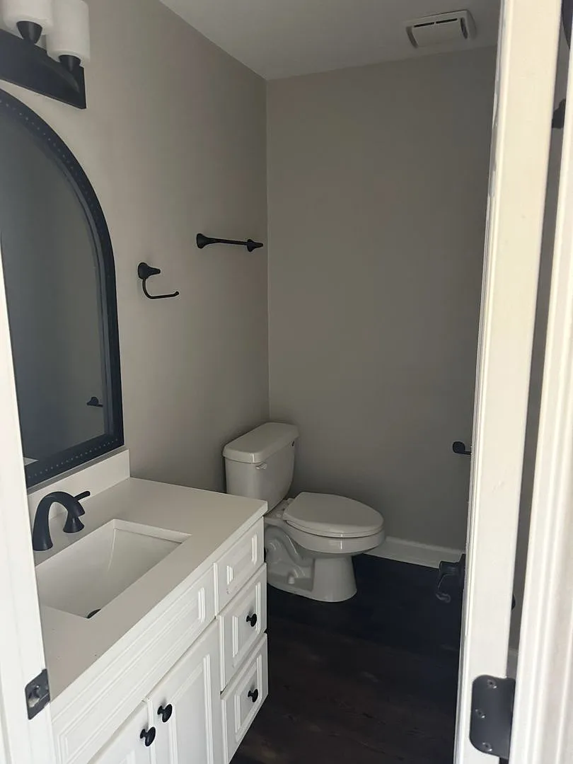 Jackson Square unit 68 — Photo 4
