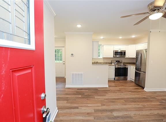 4th image of 5807 Hazel Ave