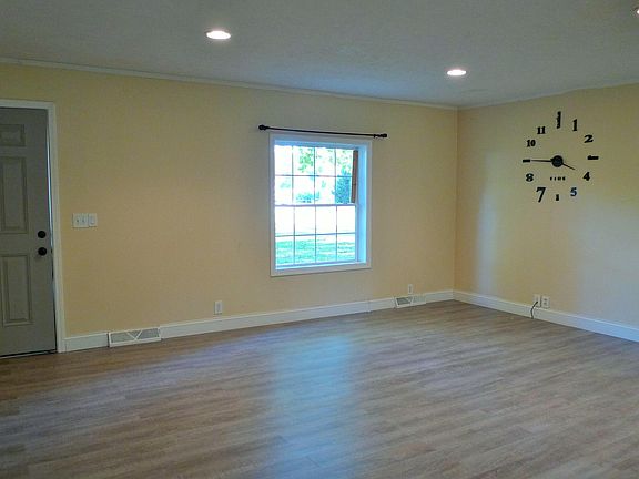 2nd image of 64510 Westwood Dr