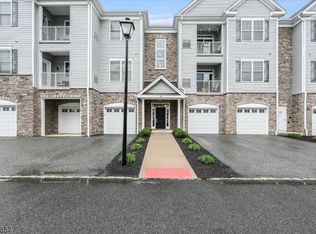 43 Elston Ct UNIT 101, Wanaque, NJ 07420