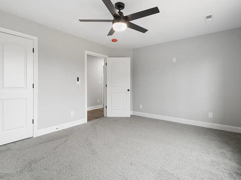 2125 Powell Rd — Photo 22