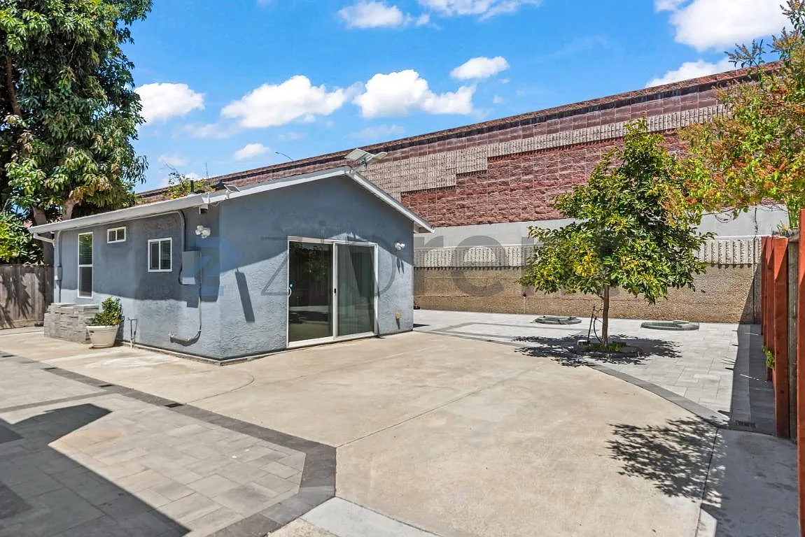 1 bed, 480 sqft, $2,200 — Photo 4