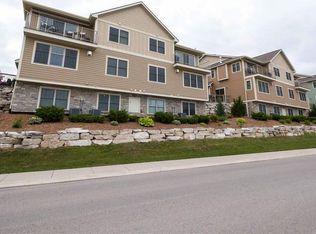 10889 Pine Bluff Dr UNIT D, Traverse City, MI 49684