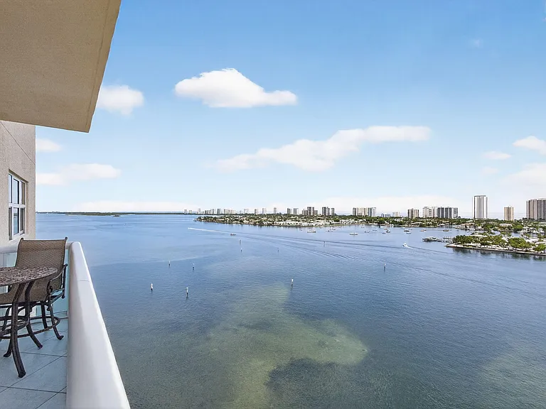 2640 Lake Shore Dr #1716 — Photo 8