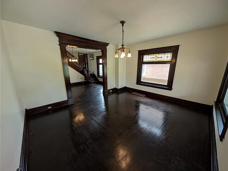 2132 Lincoln Ave — Photo 3