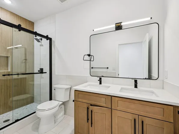 1003 Summit Avenue image 28 of 32