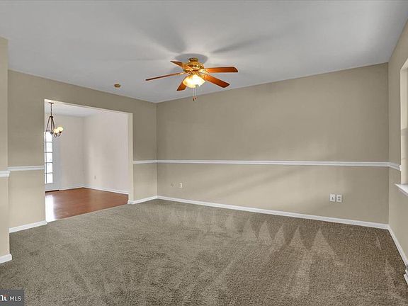 5th image of 403 Grandview Dr