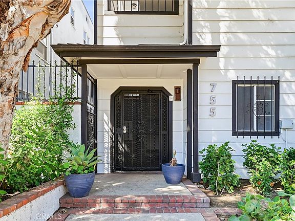 3rd image of 755 Gaviota Ave