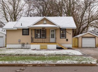 3610 Hickman Rd, Des Moines, IA 50310