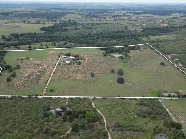 154 Caracara Ln, Lockhart, TX 78644