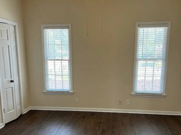803 Ockley Dr #6 — Photo 8