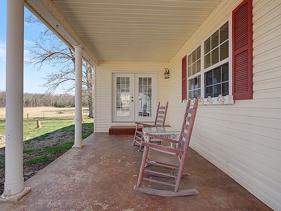 3rd image of 1545 Irwin Rd