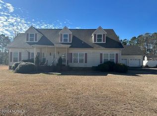 102 Craig Dr, Hubert, NC 28539