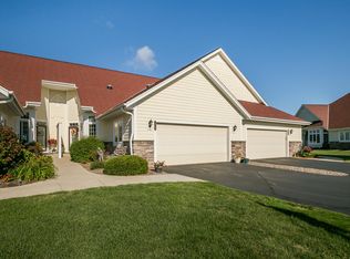 3949 Fohr Dr UNIT 23, New Berlin, WI 53151