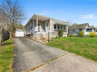 767 Broad Street Ext, Waterford, CT 06385