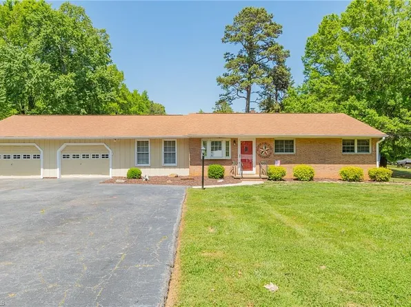 231 Valleyview Dr, Lexington, NC 27295