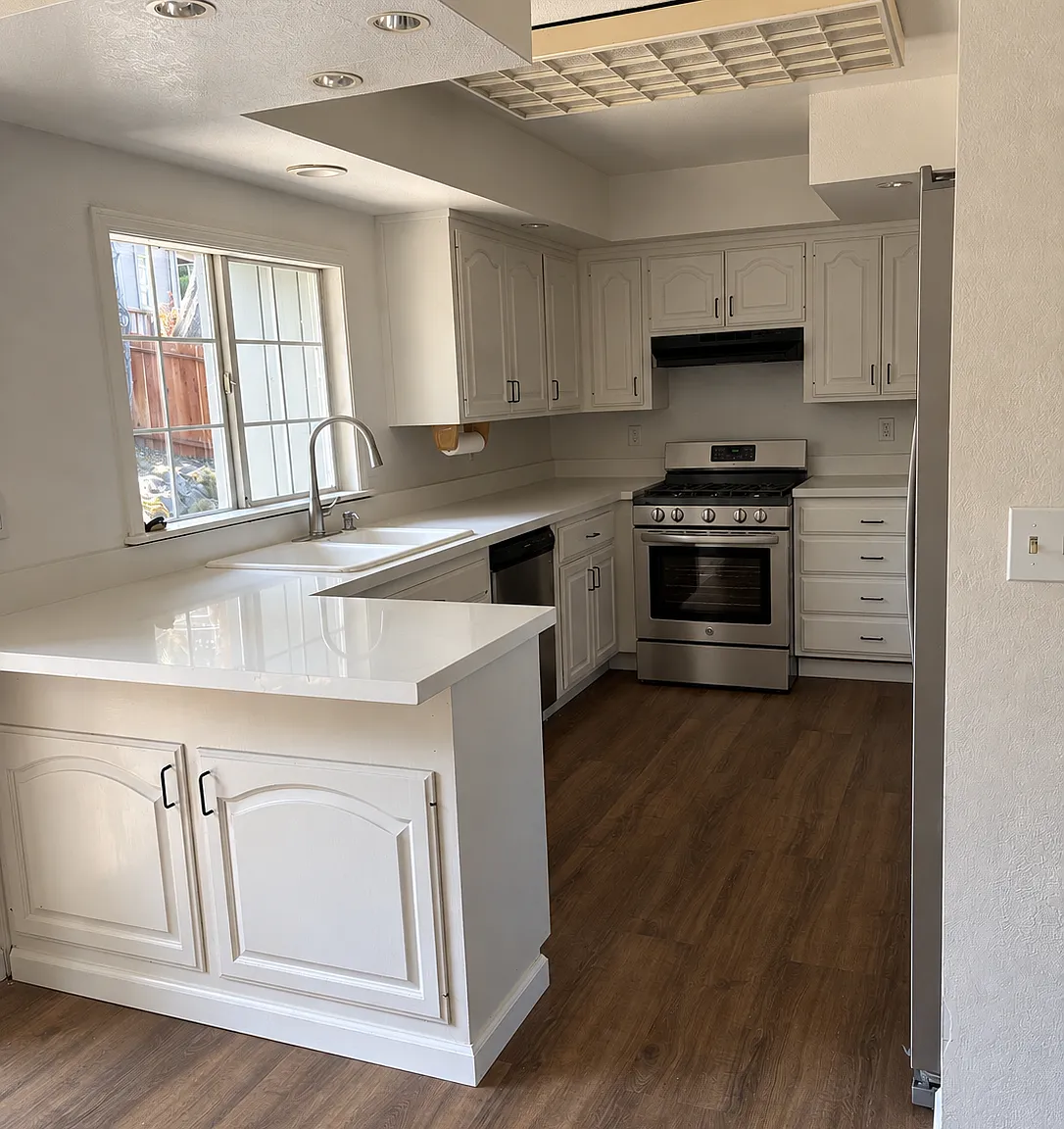 3 bed, 1380 sqft, $3,900 — Photo 1