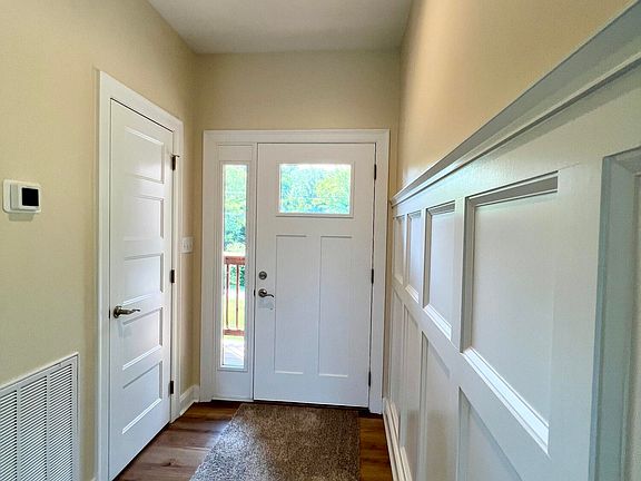 2nd image of 706 Fairgarden Cir