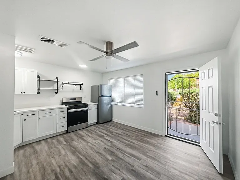 3636 E Verde Ln #7 — Photo 1