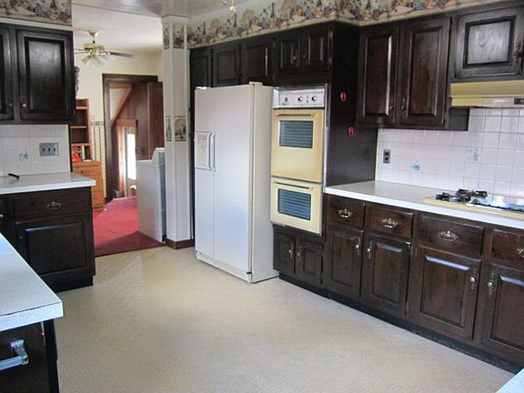 5th image of 194 Hornell St