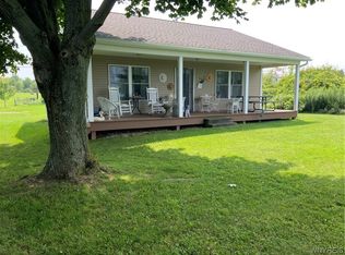 11593 Botsford Ln, Lyndonville, NY 14098