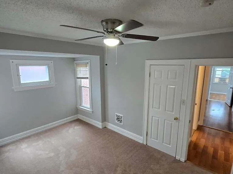 5030 Winona Ave #2F — Photo 3